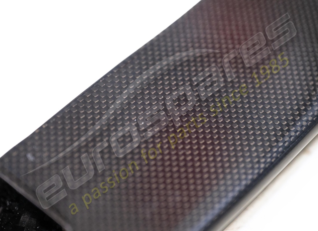 SPOILER ANTERIORE IN FIBRA DI CARBONIO USATO FERRARI. NUMERO PARTE 963231 (5) spoiler anteriore in fibra di carbonio usato ferrari. numero parte 963231 (5)