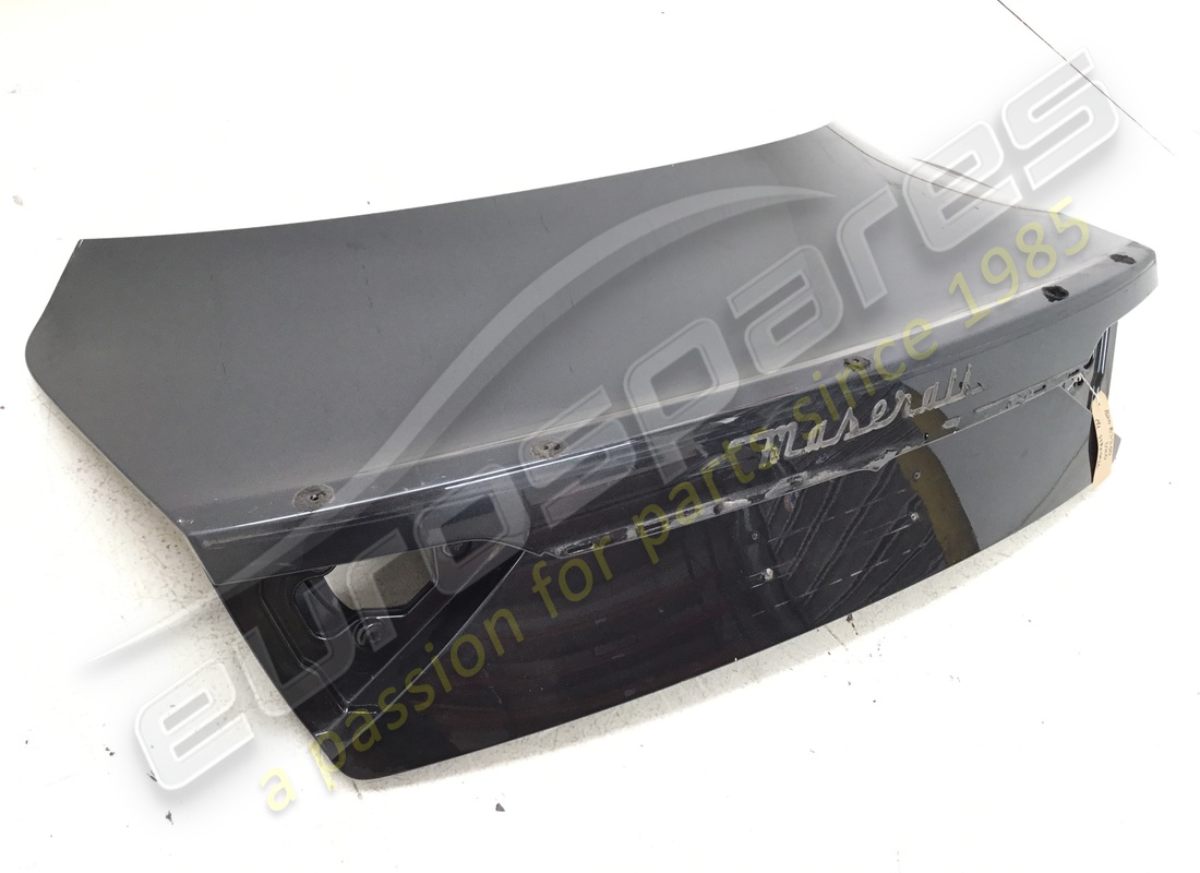 usato maserati cofano posteriore predisposto di fori per spoiler removibile. numero parte 82083300 (2)