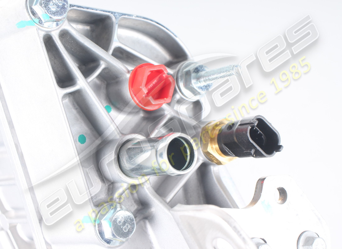 nuovo scambiatore e filtro dell'olio maserati. numero parte 673010882 (5)