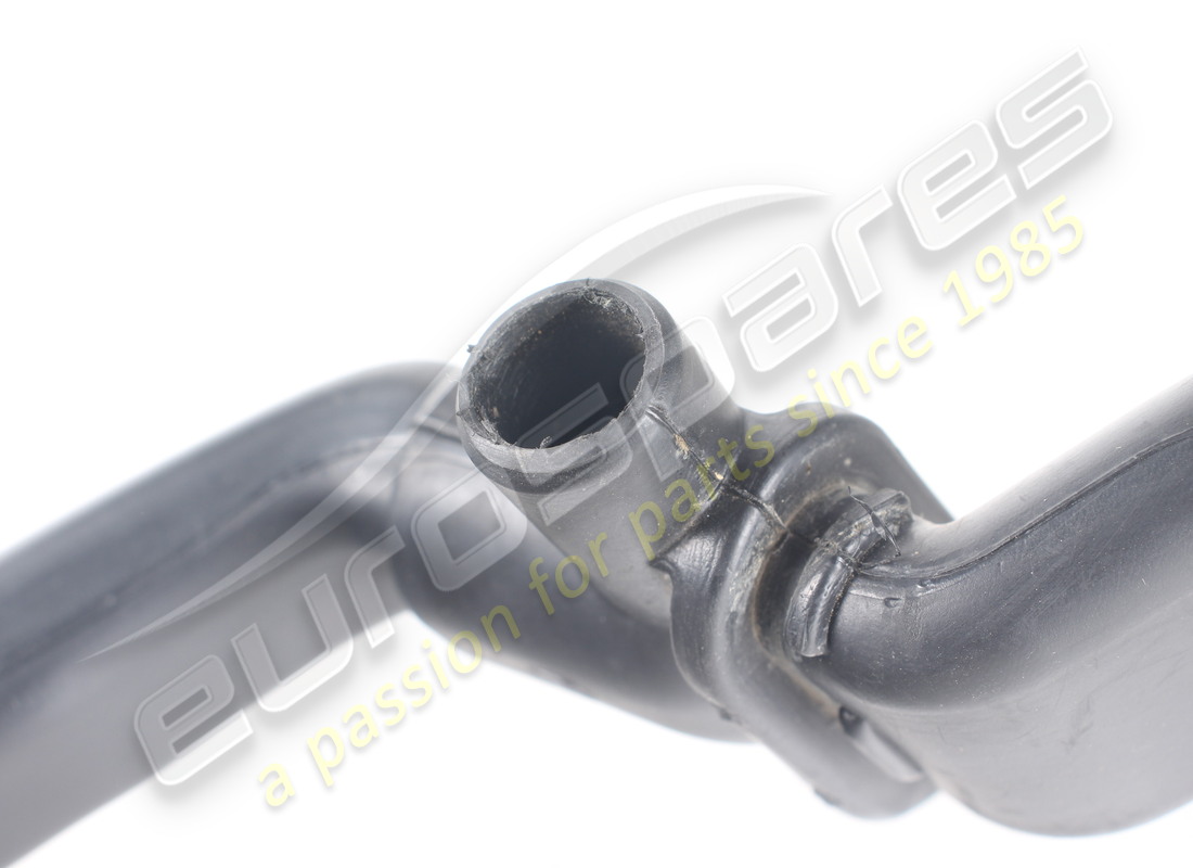 TUBO DI SCARICO DELL'ACQUA USATO LAMBORGHINI. NUMERO PARTE 4T7825597 (3) tubo di scarico dell'acqua usato lamborghini. numero parte 4t7825597 (3)