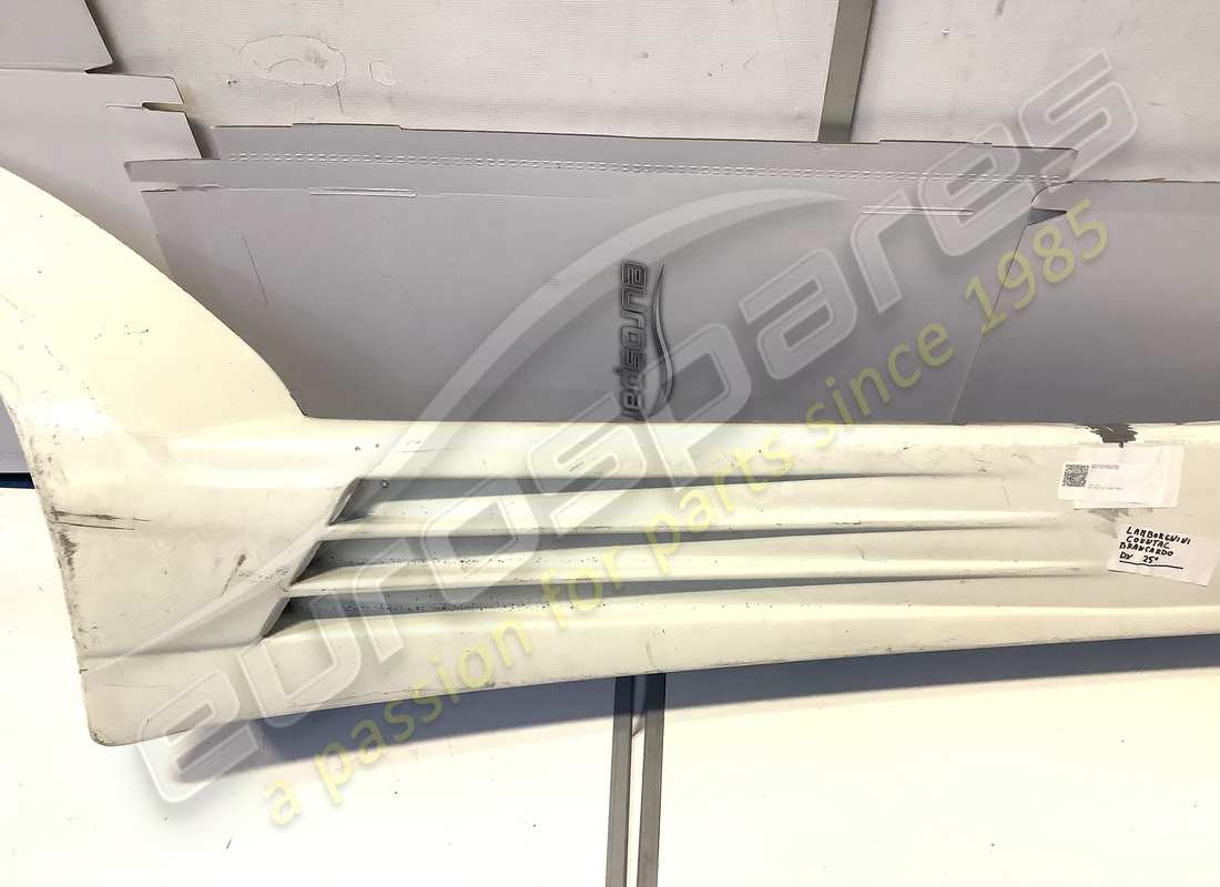 nuovo lamborghini rivestimento esterno gonna destro. numero parte 007010070 (2)