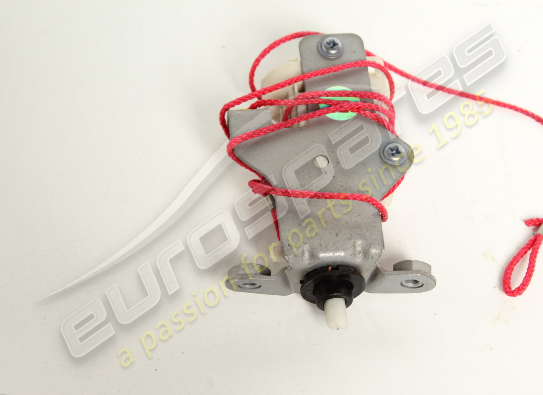 ATTUATORE Ferrari USATO. NUMERO PARTE 85143200 (1)