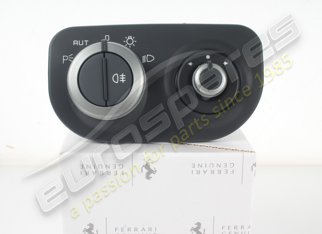 NUOVA TARGA FERRARI PER LUCI E RETROVISORE. CODICE ARTICOLO 227031 (3) nuova targa ferrari per luci e retrovisore. codice articolo 227031 (3)