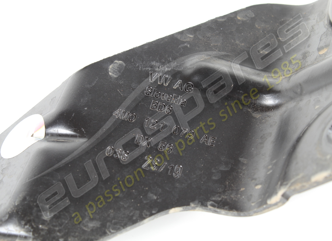 PIASTRA DI RITEGNO LAMBORGHINI USATA. NUMERO PARTE 4M0121079AE (2) piastra di ritegno lamborghini usata. numero parte 4m0121079ae (2)