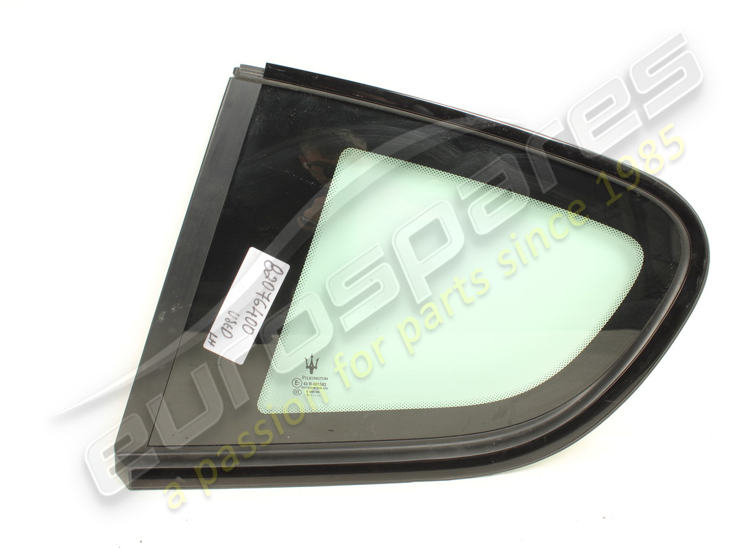 VETRO LATERALE POSTERIORE SX COMPLETO USATO Maserati NUMERO PARTE 82076400 (1)