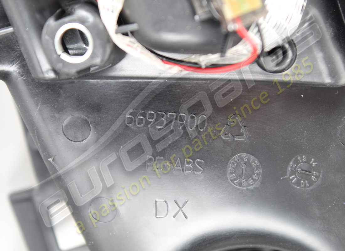 NUOVA MASERATI MANIGLIA POSTERIORE DESTRA COMPLETA PER PORTA. NUMERO PARTE 980139377 (3) nuova maserati maniglia posteriore destra completa per porta. numero parte 980139377 (3)