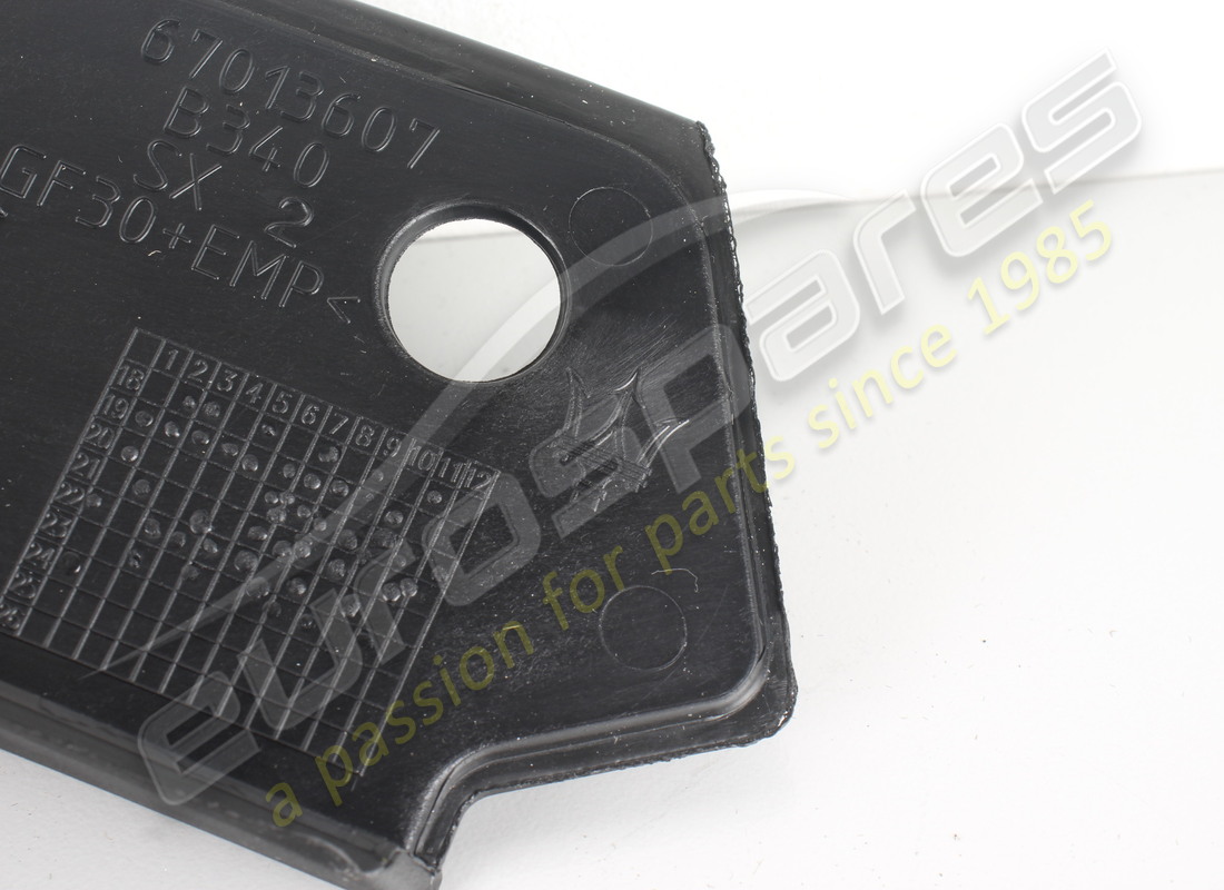 nuova maserati modanatura sx. numero parte 670142160 (7)
