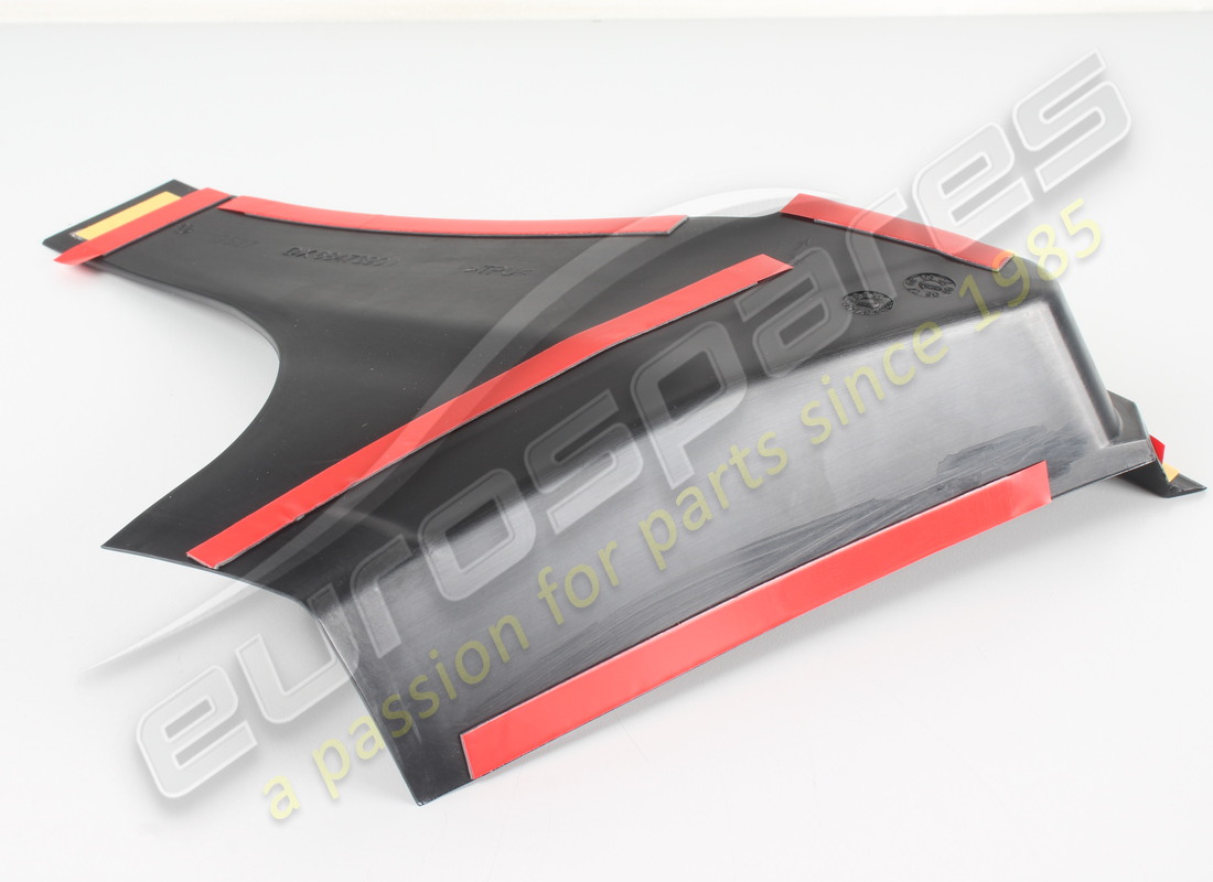 NUOVO MASERATI RIVESTIMENTO INTERNO DX. NUMERO PARTE 68473900 (4) nuovo maserati rivestimento interno dx. numero parte 68473900 (4)