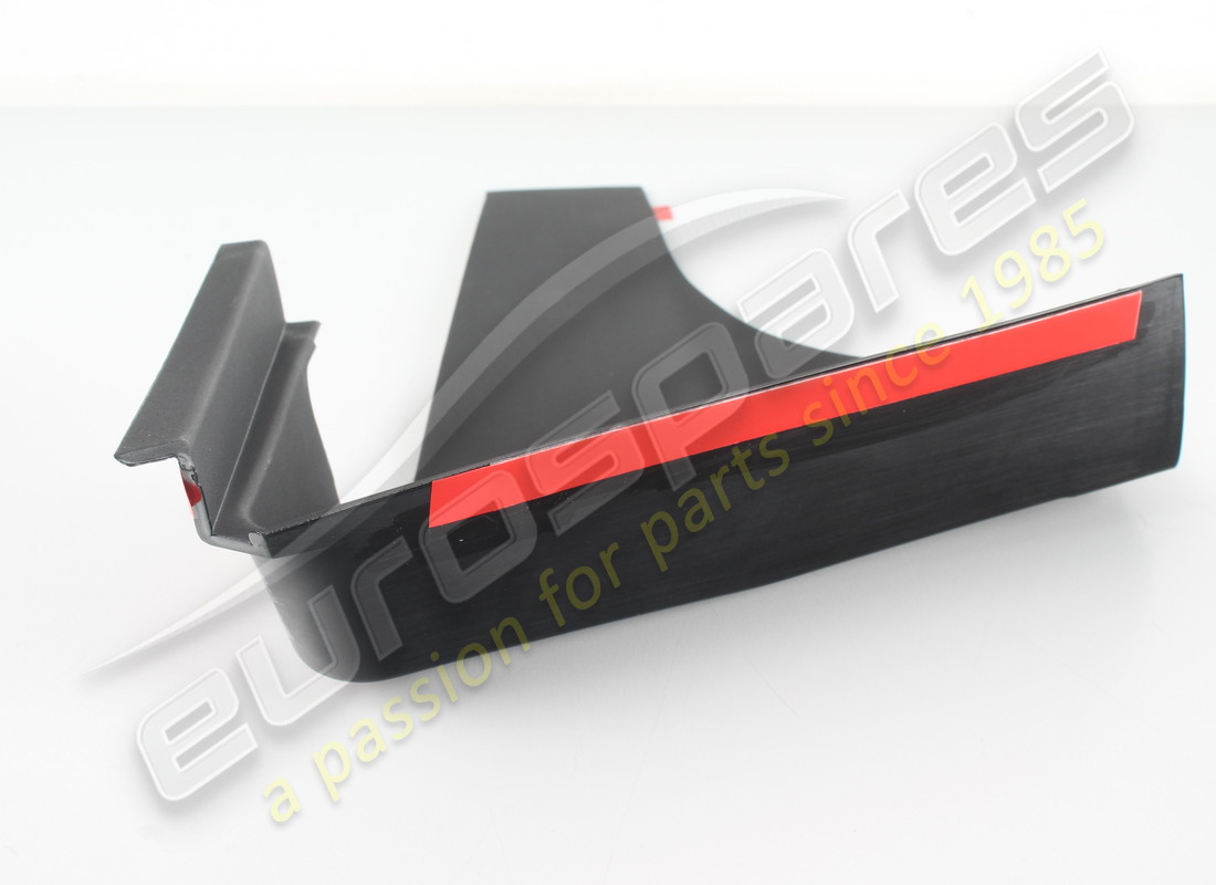 NUOVO MASERATI RIVESTIMENTO INTERNO DX. NUMERO PARTE 68473900 (3) nuovo maserati rivestimento interno dx. numero parte 68473900 (3)