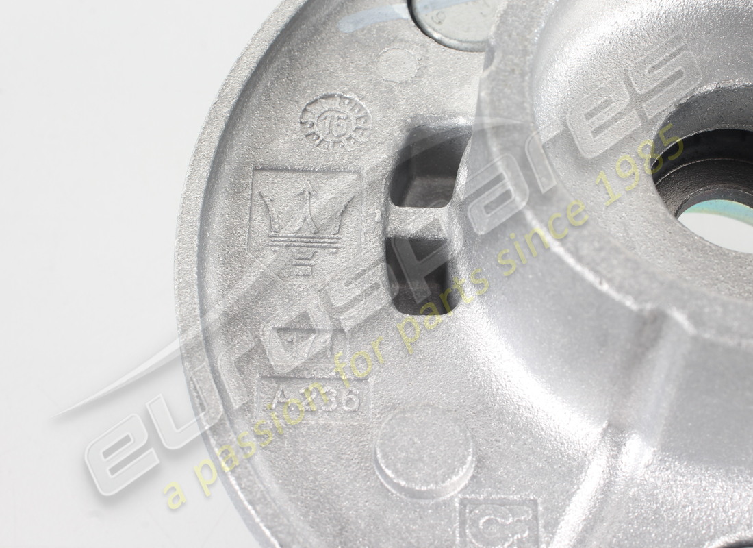 nuovo maserati supporto superiore. numero parte 670034710 (3)