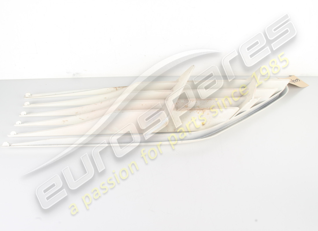nuova ferrari griglia di aspirazione lato destro (plastica). numero parte 60671200 (2)