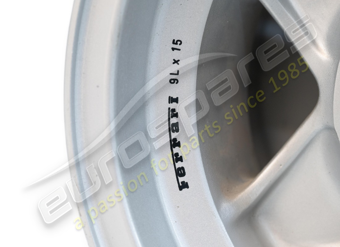 new (other) ferrari rear wheel (9x15). part number 109193 (2)