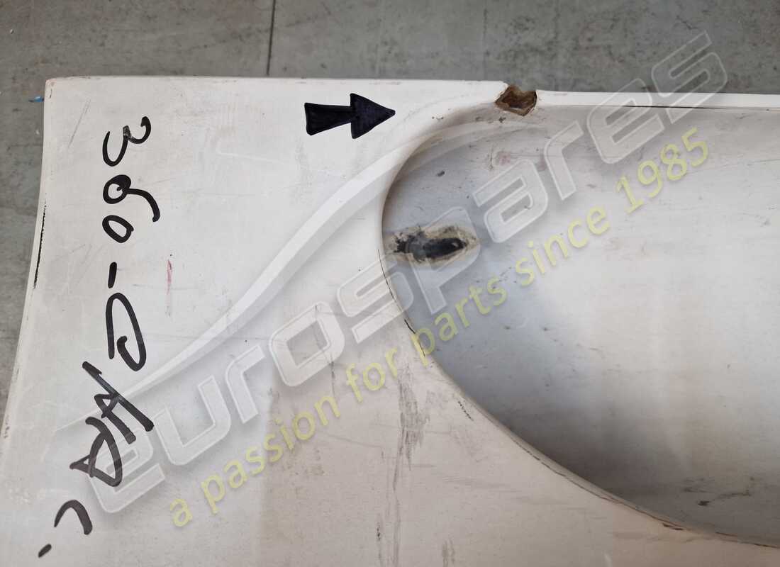 nuovo (altro) ferrari rivestimento sottoporta destro. numero parte 67361010 (2)
