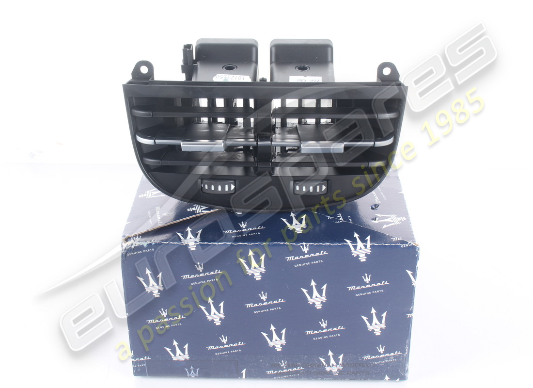 NUOVA MASERATI PRESA D'ARIA POSTERIORE. CODICE ARTICOLO 670150960 (1) nuova maserati presa d'aria posteriore. codice articolo 670150960 (1)