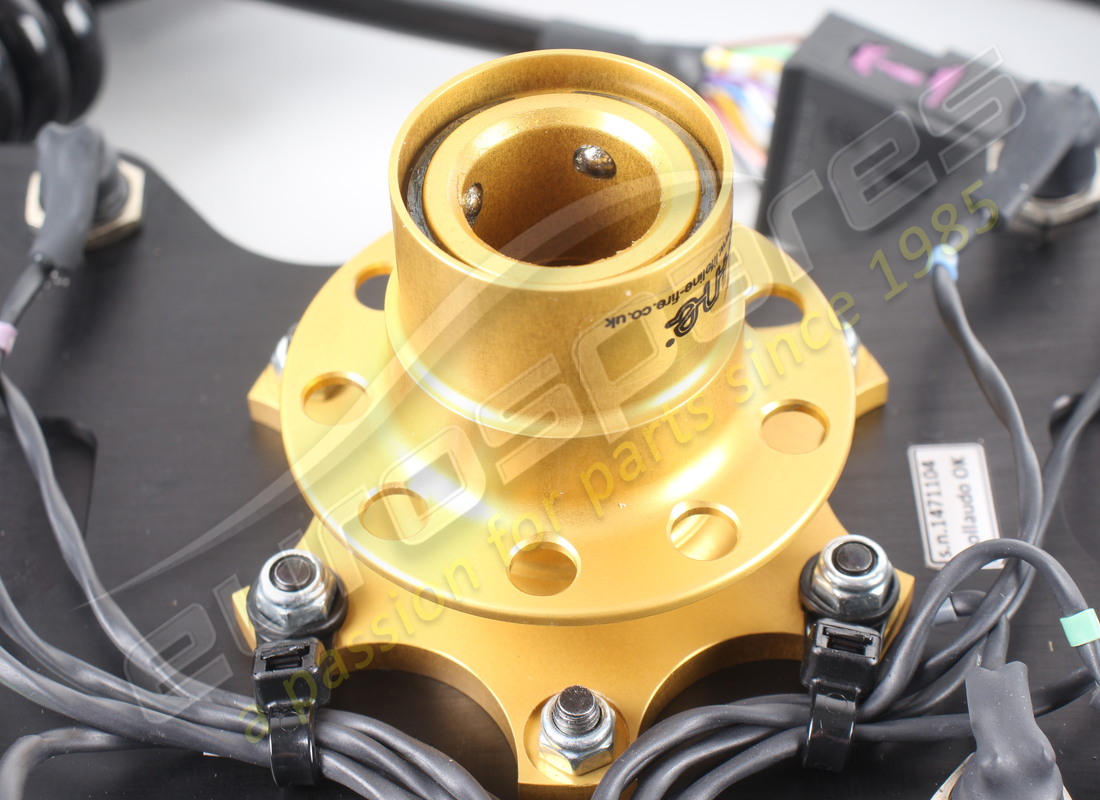 NUOVO FERRARI VOLANTE COMPLETO. NUMERO PARTE 272167 (9) nuovo ferrari volante completo. numero parte 272167 (9)