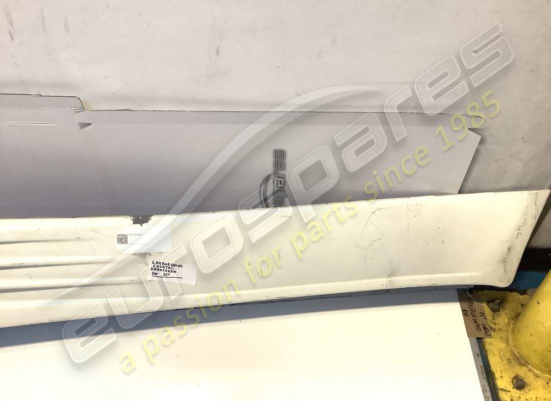 nuovo lamborghini rivestimento esterno gonna destro. numero parte 007010070 (3)