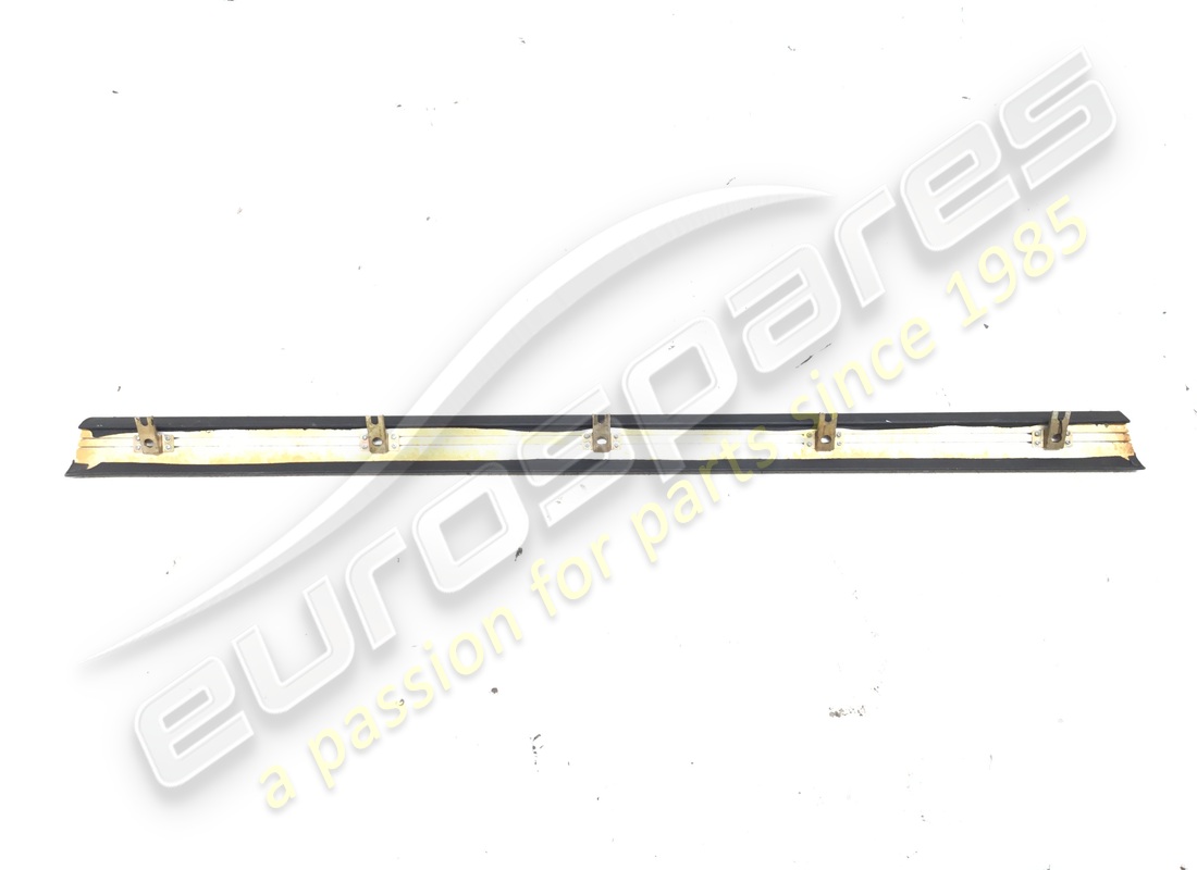 usato ferrari finitura in nero vm8500. numero parte 65122400 (2)