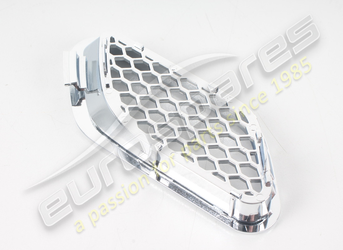 nuova presa d'aria maserati dx. numero parte 84126300 (2)