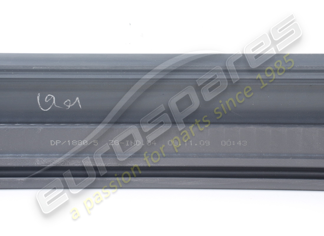 NUOVA FERRARI GUARNIZIONE CAPOTE ANTERIORE. NUMERO PARTE 80458300 (4) nuova ferrari guarnizione capote anteriore. numero parte 80458300 (4)