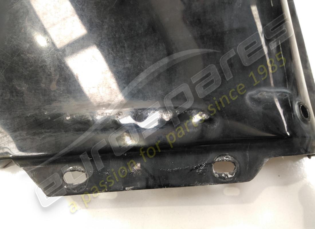 pannello di copertura dx ferrari danneggiato. numero parte 63201500 (2)