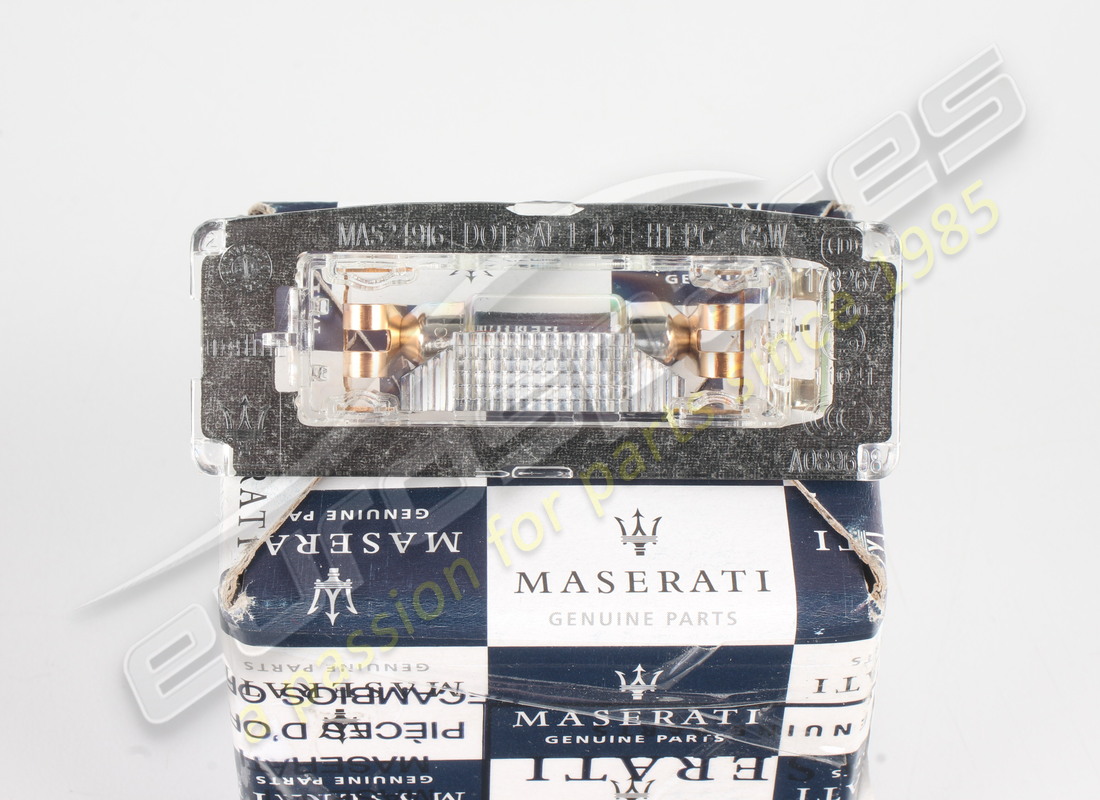 nuova targa luce maserati. codice articolo 673001401 (4)