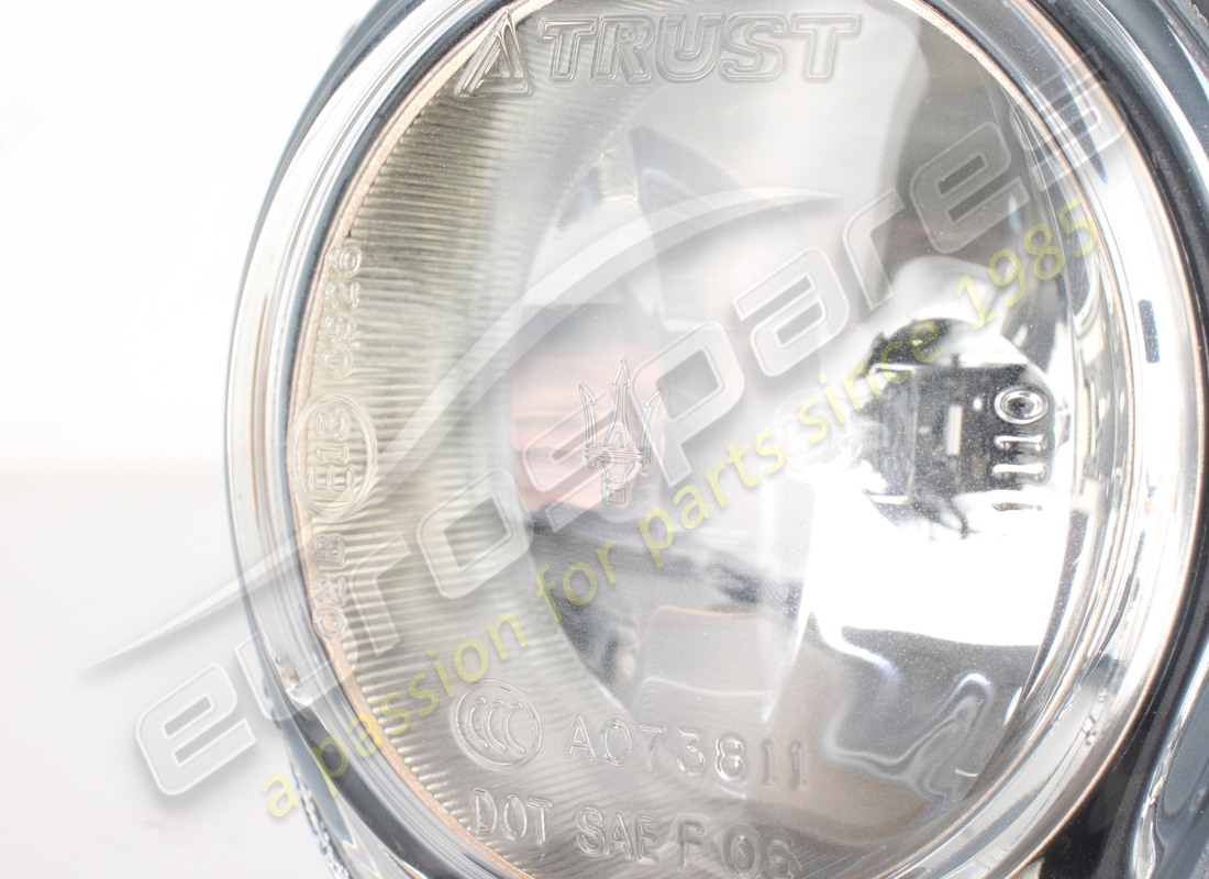 nuovo maserati fendinebbia anteriore / fendinebbia. numero parte 272726 (4)