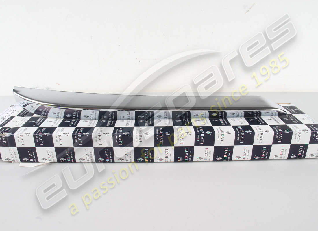 nuovo maserati modanatura anteriore sinistra numero parte 670138039 (4)