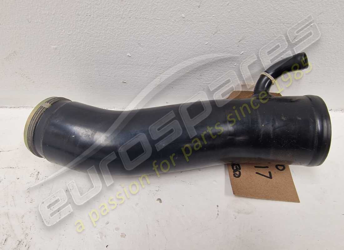 Maserati BOCCHETTONE DI RIEMPIMENTO CARBURANTE USATO. NUMERO PARTE 379290117 (1)