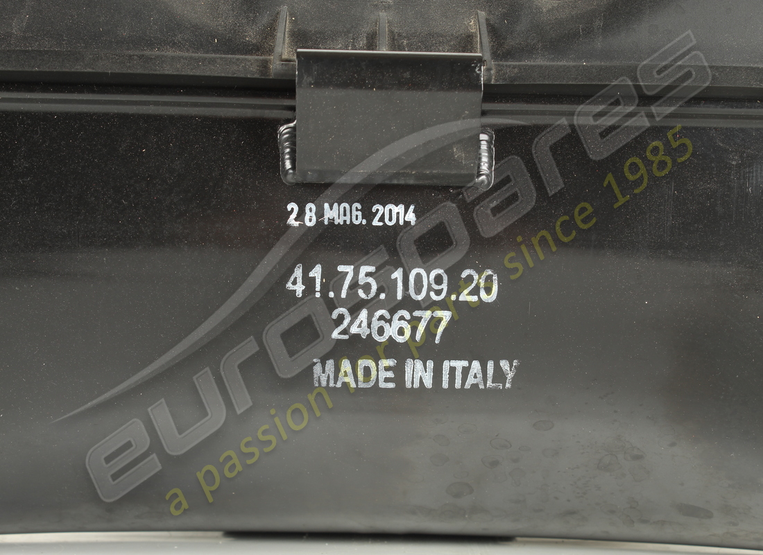 SCATOLA FILTRO ARIA FERRARI USATA COMPLETA. NUMERO PARTE 284707A (4) scatola filtro aria ferrari usata completa. numero parte 284707a (4)