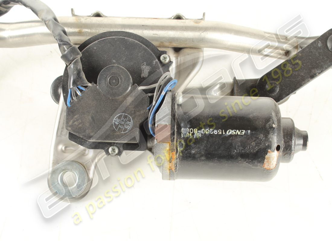 gruppo tergicristallo completo usato ferrari. numero parte 83361700 (2)