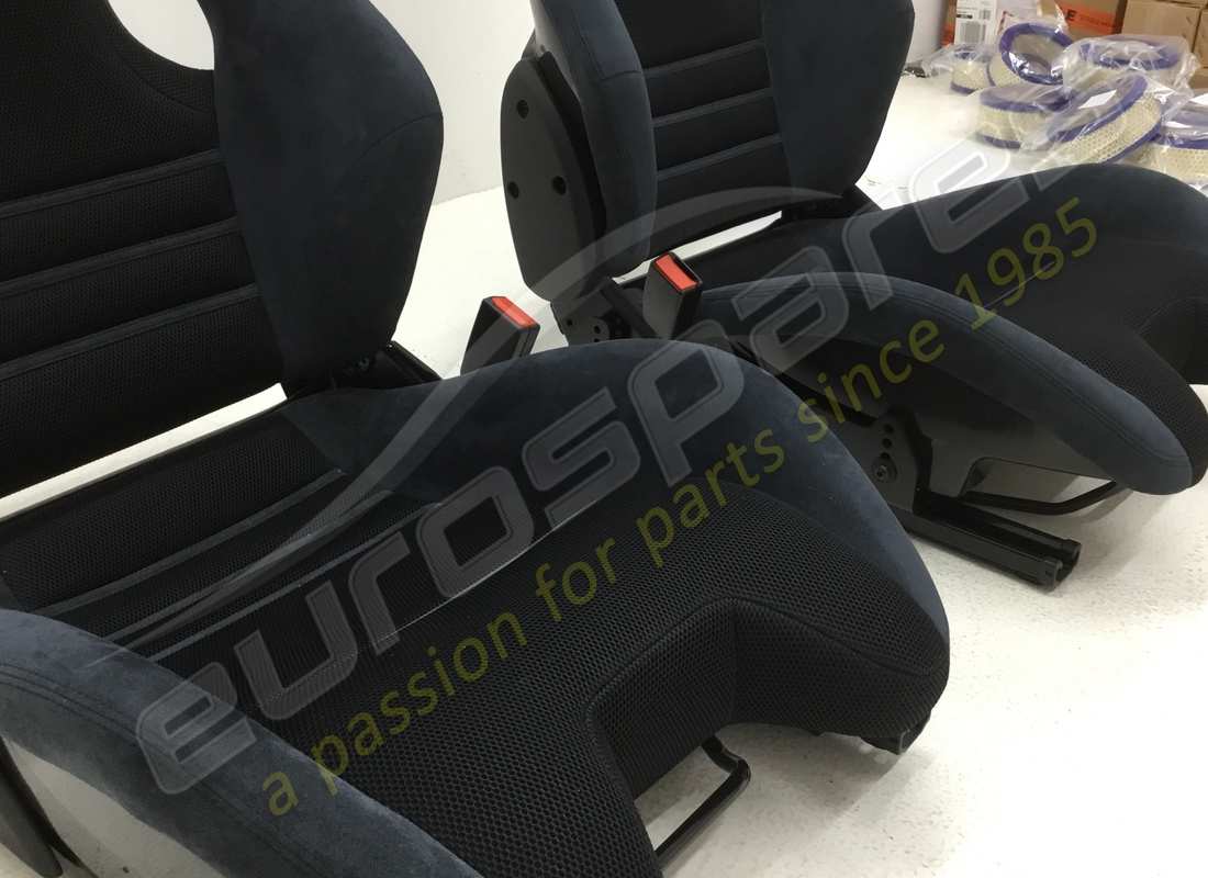 nuovi ferrari coppia carbon racing posti a sedere completi. numero parte 868504000 (3)