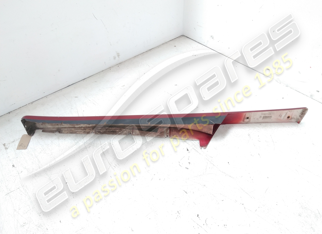 rivestimento ferrari usato per membro laterale sx. numero parte 64101210 (2)