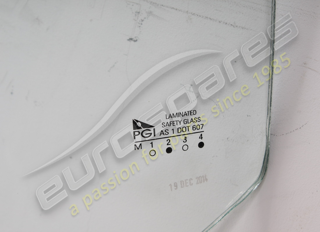 nuovo (altro) parabrezza eurospares 246 gt e gts 206 gt (tinto verde). numero parte 20030201 (2)