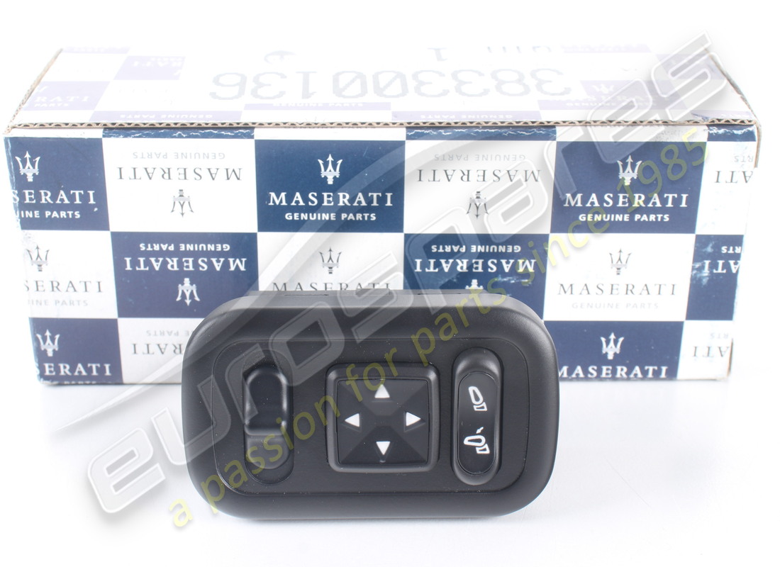 NUOVO MASERATI INTERRUTTORE SPECCHIETTO. NUMERO PARTE 383300136 (1) nuovo maserati interruttore specchietto. numero parte 383300136 (1)