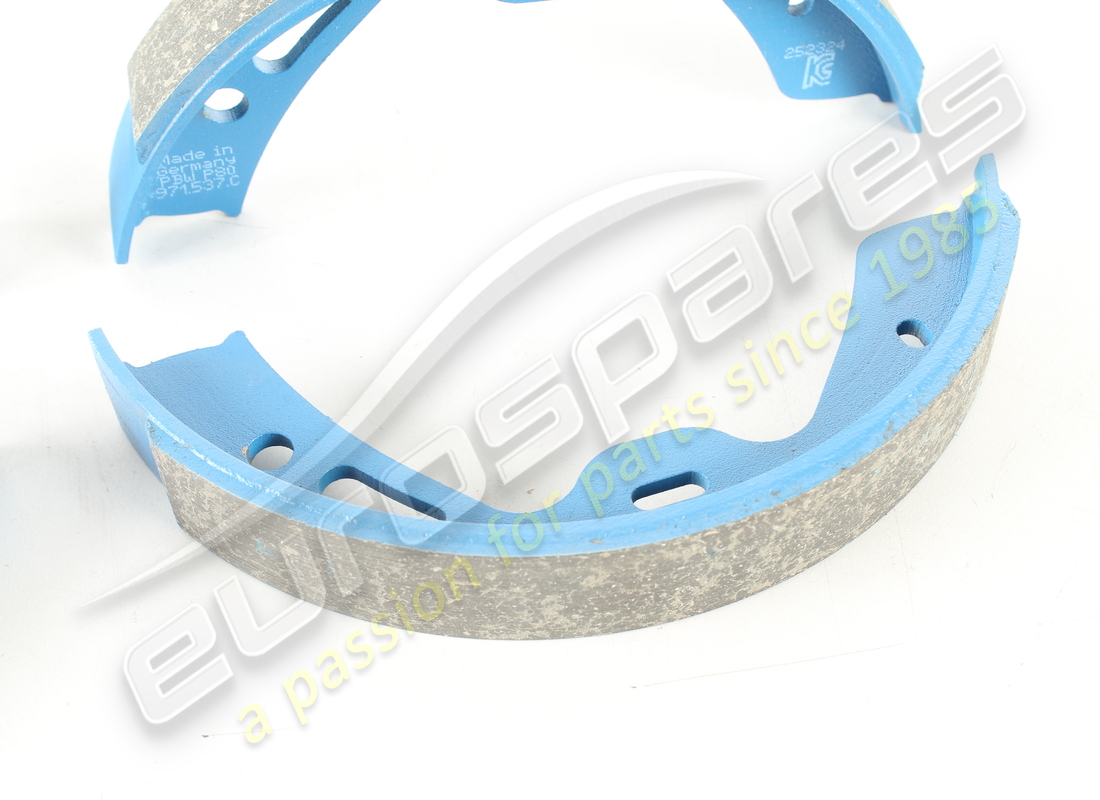 NEW PORSCHE 1 SET: BRAKE SHOES WITH LININGS. PART NUMBER 971698533E (2) new porsche 1 set: brake shoes with linings. part number 971698533e (2)