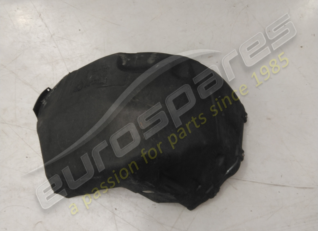 RIVESTIMENTO DEL PASSARUOTA Lamborghini DANNEGGIATO. NUMERO PARTE 470821177B (1)