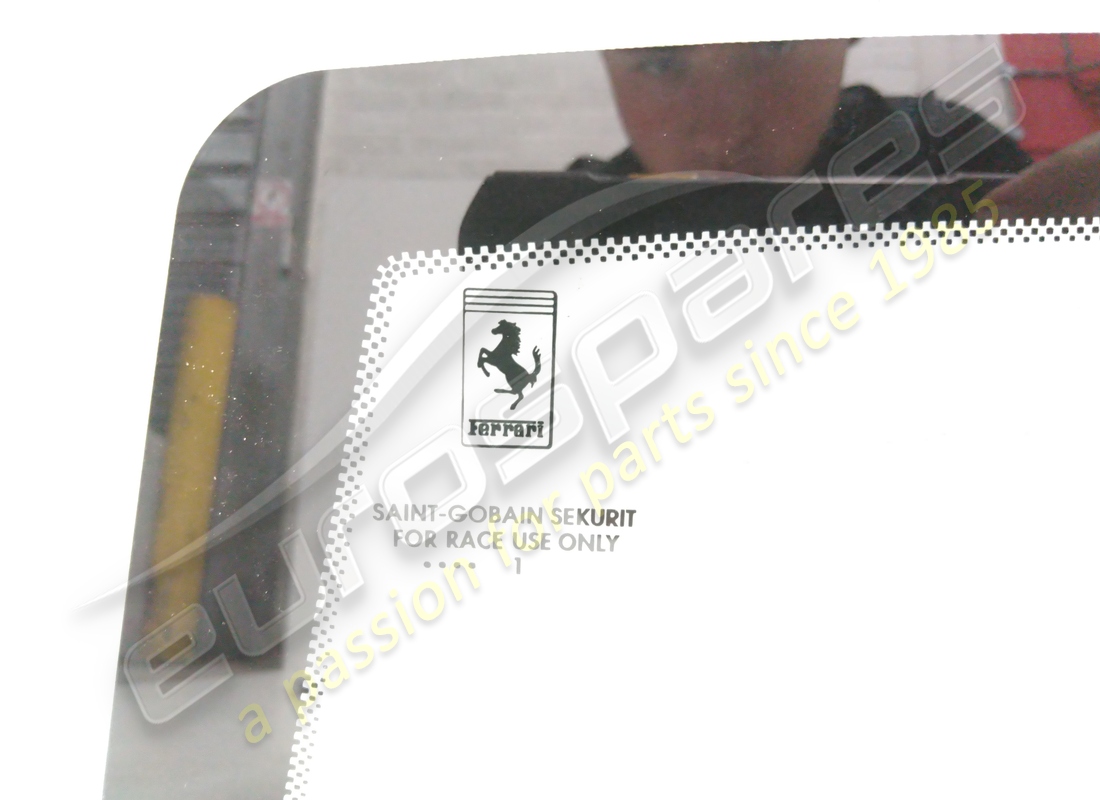 nuovo ferrari schermo posteriore. numero parte 83545500 (2)