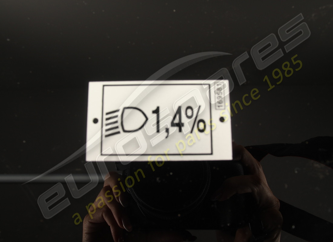 nuova targa ferrari. numero parte 169581 (2)