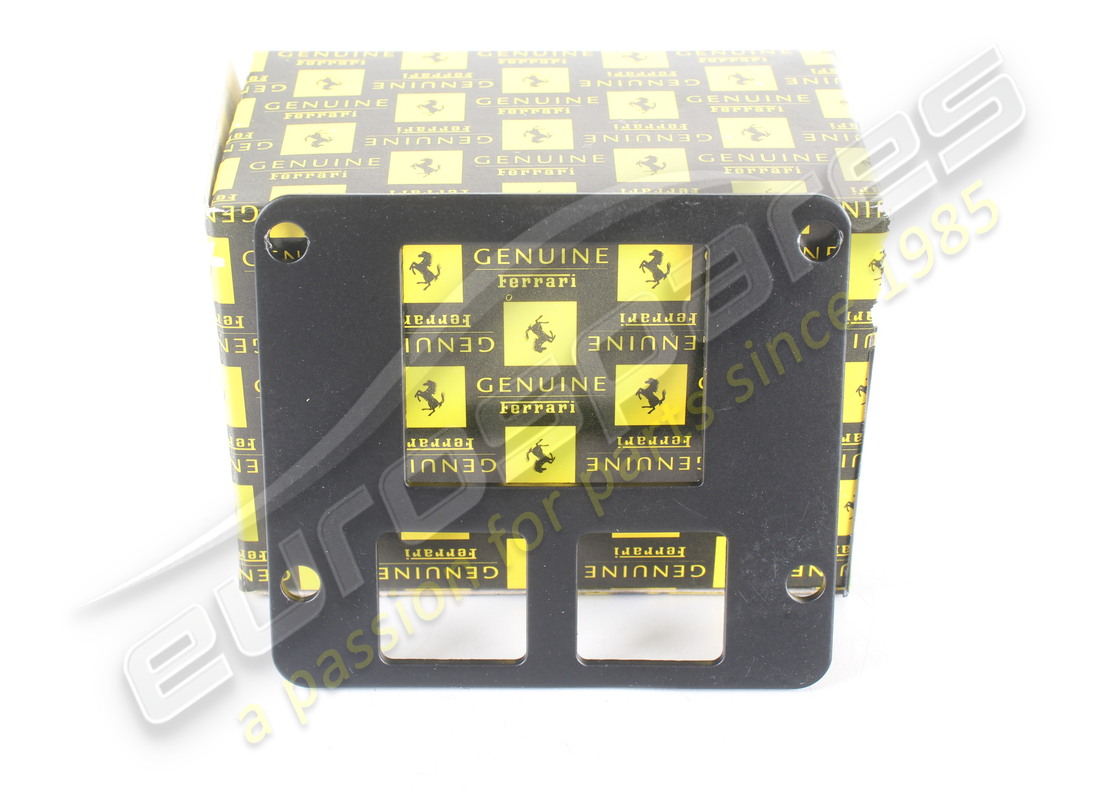 nuova piastra di supporto ferrari. numero parte 68744600 (1)