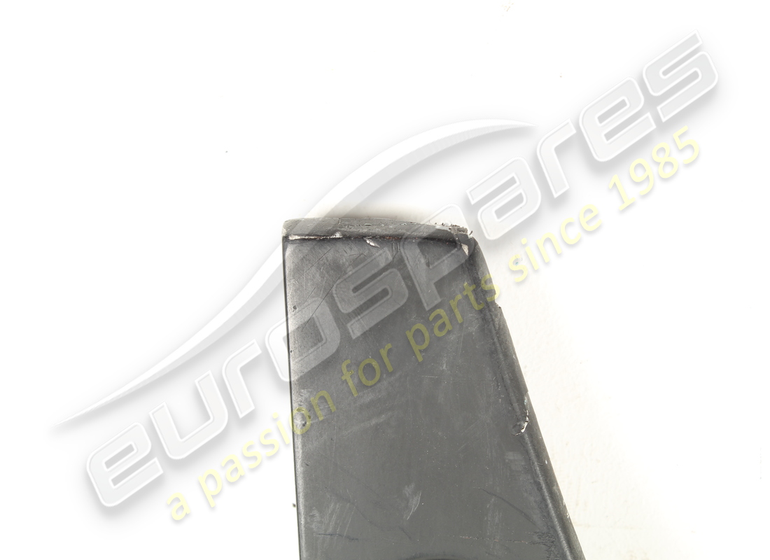 COPERTURA PARAURTI POSTERIORE USATA LAMBORGHINI. NUMERO PARTE 410807649A (2) copertura paraurti posteriore usata lamborghini. numero parte 410807649a (2)