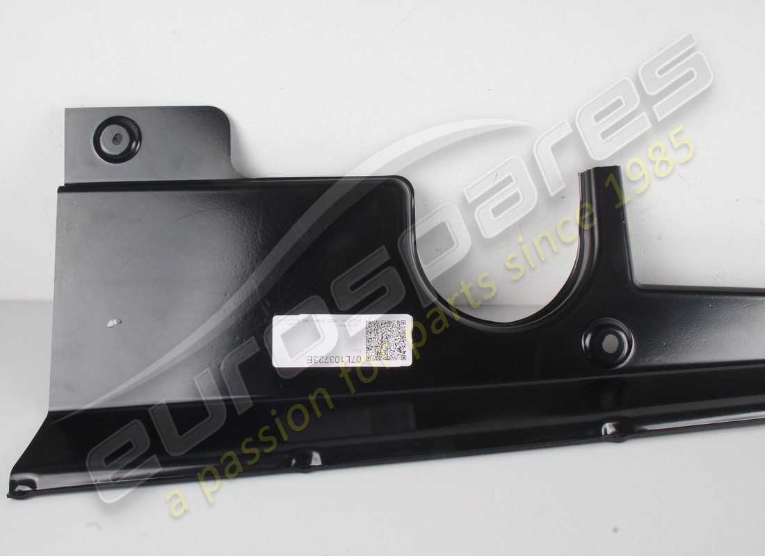 nuova lamborghini copertura vano motore. numero parte 07l103723e (2)