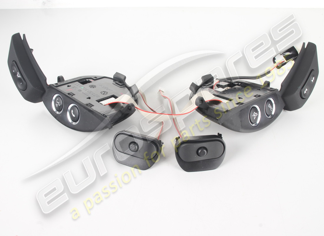 nuovo maserati kit pulsanti al volante (voice). numero parte 980139788 (1)