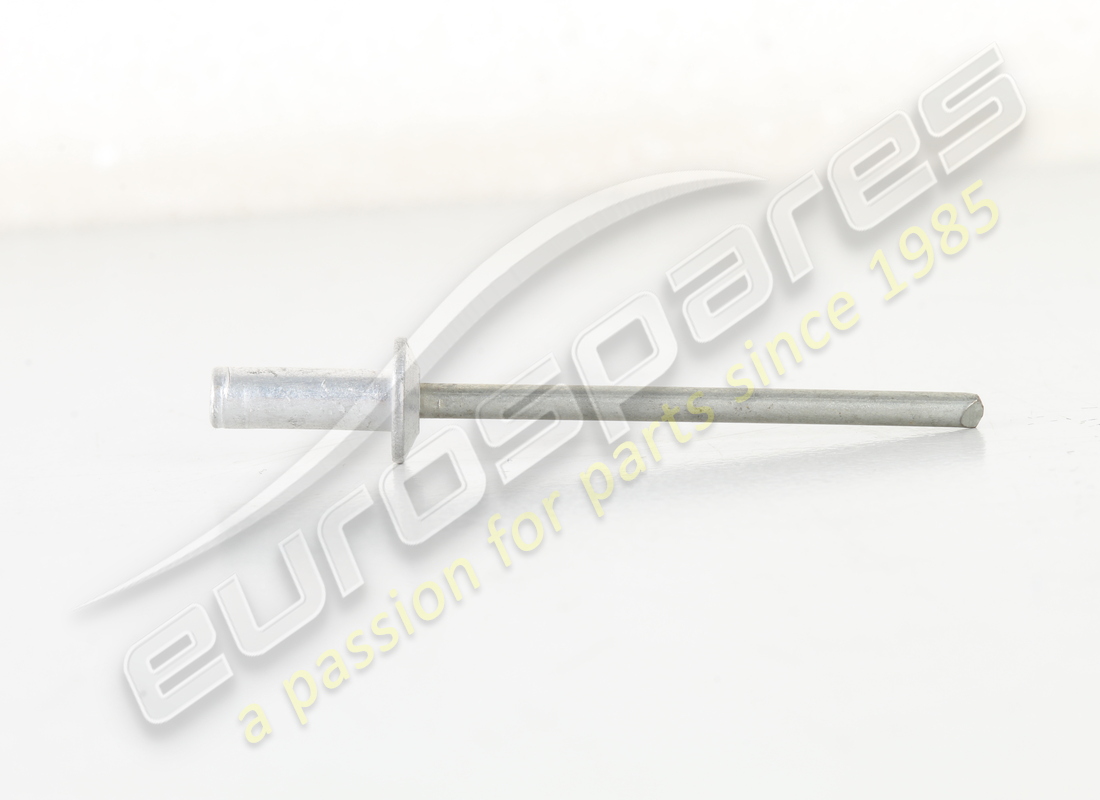 NUOVO MASERATI RIVETTO POP. NUMERO PARTE 14645597 (2) nuovo maserati rivetto pop. numero parte 14645597 (2)