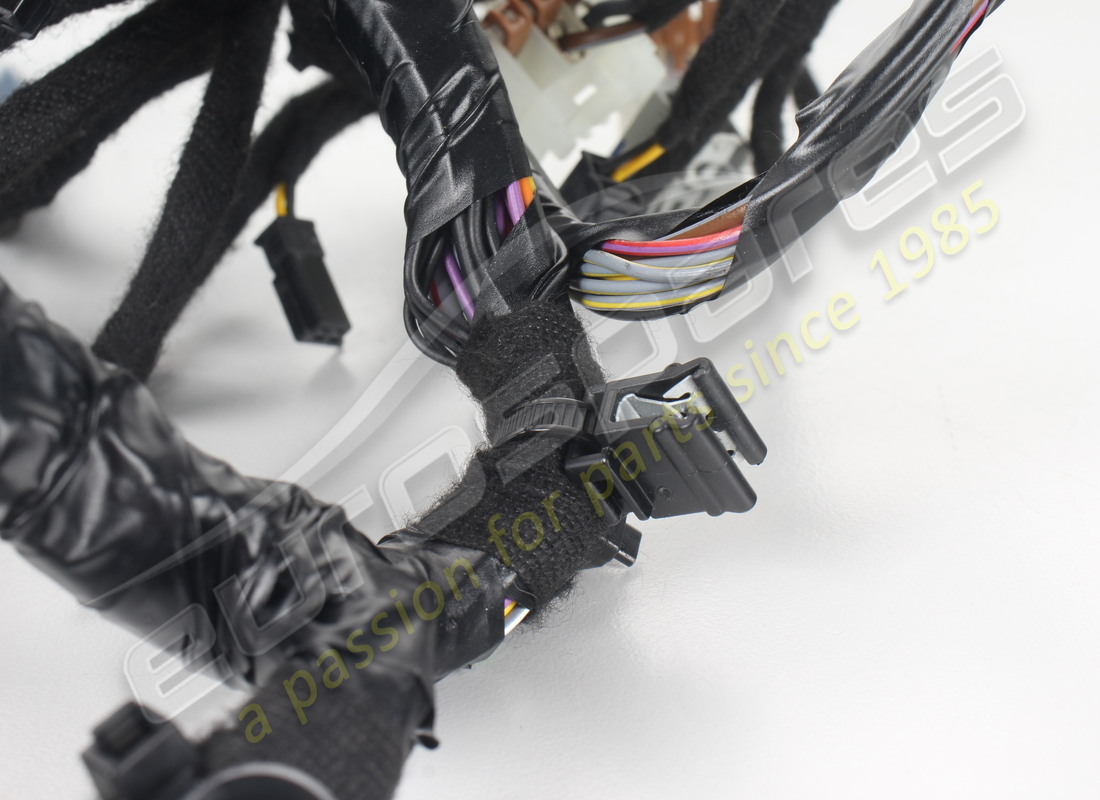 CABLAGGIO CONSOLLE USATO MASERATI. NUMERO PARTE 670038106 (2) cablaggio consolle usato maserati. numero parte 670038106 (2)