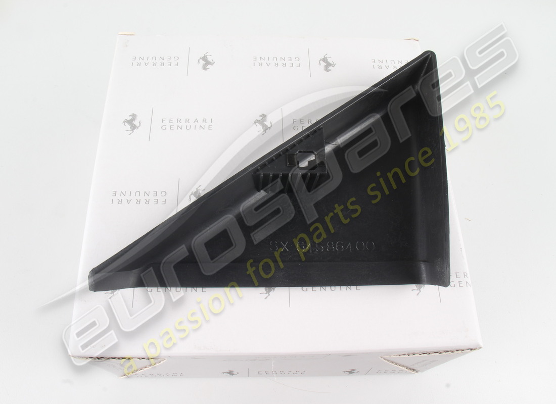 nuovo ferrari triangolo di modanatura interna sx. codice articolo 64586400 (2)