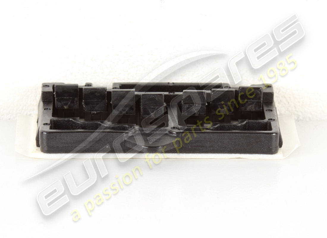 nuovo blocco distanziatore ferrari. numero parte 82234900 (2)