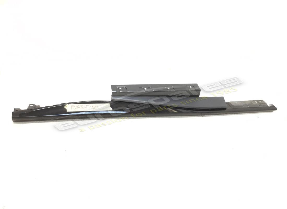 NUOVO (ALTRO) Ferrari PANNELLO DI RIVESTIMENTO SOGLIA DX COMPLETO. NUMERO PARTE 985765476 (1)