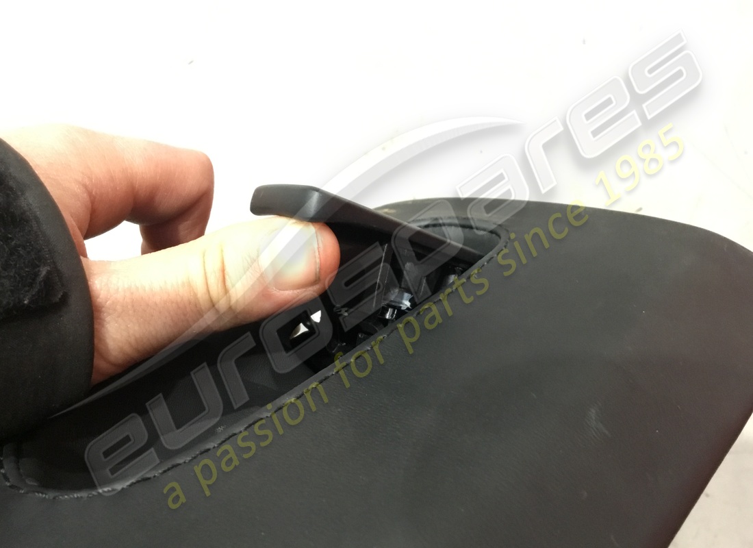 vano portaoggetti lamborghini usato. numero parte 472858009 (4)