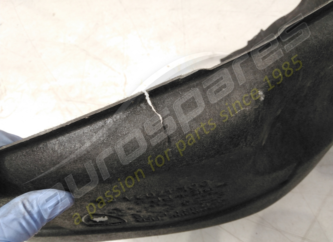 rivestimento del passaruota lamborghini danneggiato. numero parte 470821177b (3)