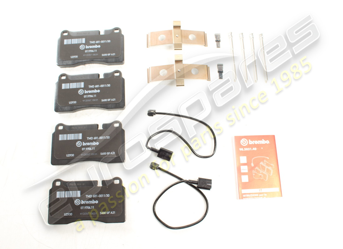 nuovo maserati set pastiglie posteriori. numero parte 673010324 (1)